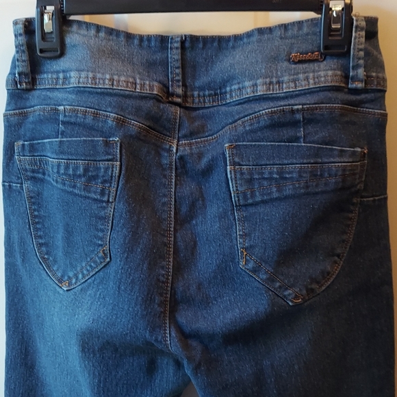 Junior's Kiss & Fly Collection by Rosee jeans - Picture 7 of 9